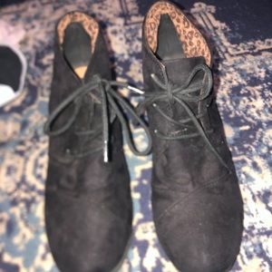 Black city classified wedge lace up heel booties